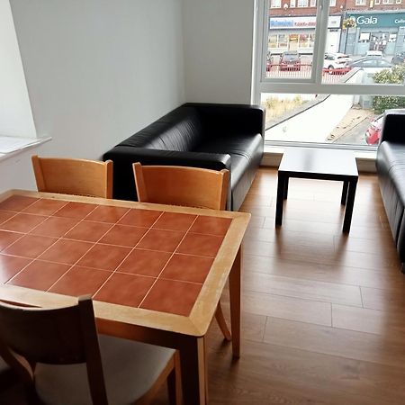 2 Bedroom, 2 Bathroom Apartment Dublin Eksteriør billede